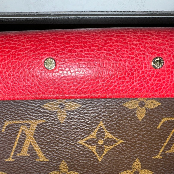 LOUIS VUITTON Monogram Pallas Wallet in Cerise Cherry. Monogram on toile canvas. - Picture 2 of 11